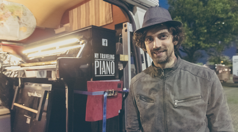 Piano Man im Kastenwagen – Joe reist mit seinem Klavier durch Europa