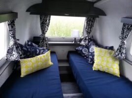 Charming 2 person Oldtimer Caravan 8