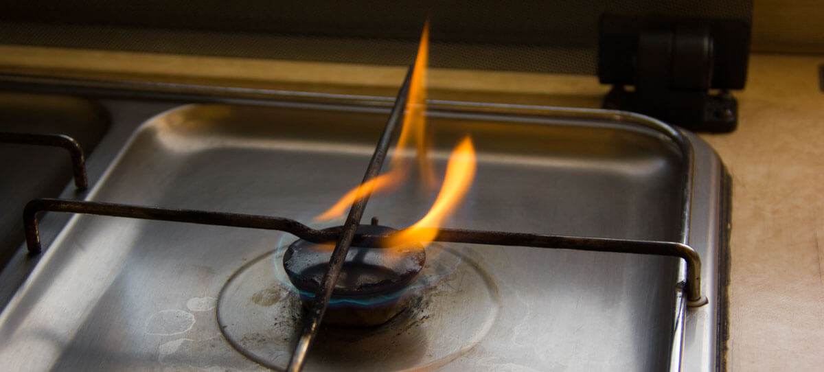 DIY: Rußender Gasherd mit gelb brennender Flamme – die Lösung