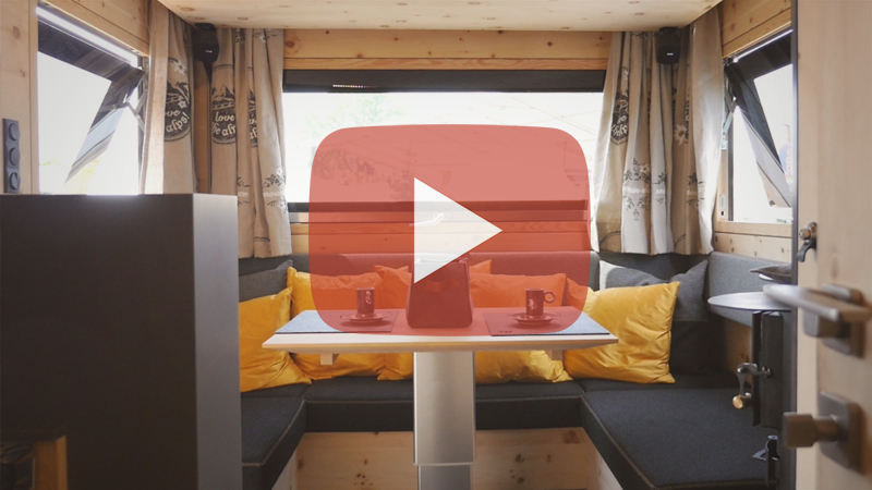 Die Zirbenbox – eine rollende Offroad-Almhütte komplett aus Holz!