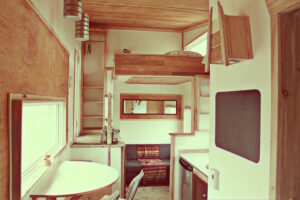 Ausbau Holz (c) Tinyhousing.ca