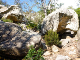 Bouldersteine in Bolonia, Spanien