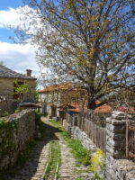 Spaziergang durch Vikos, Griechenland