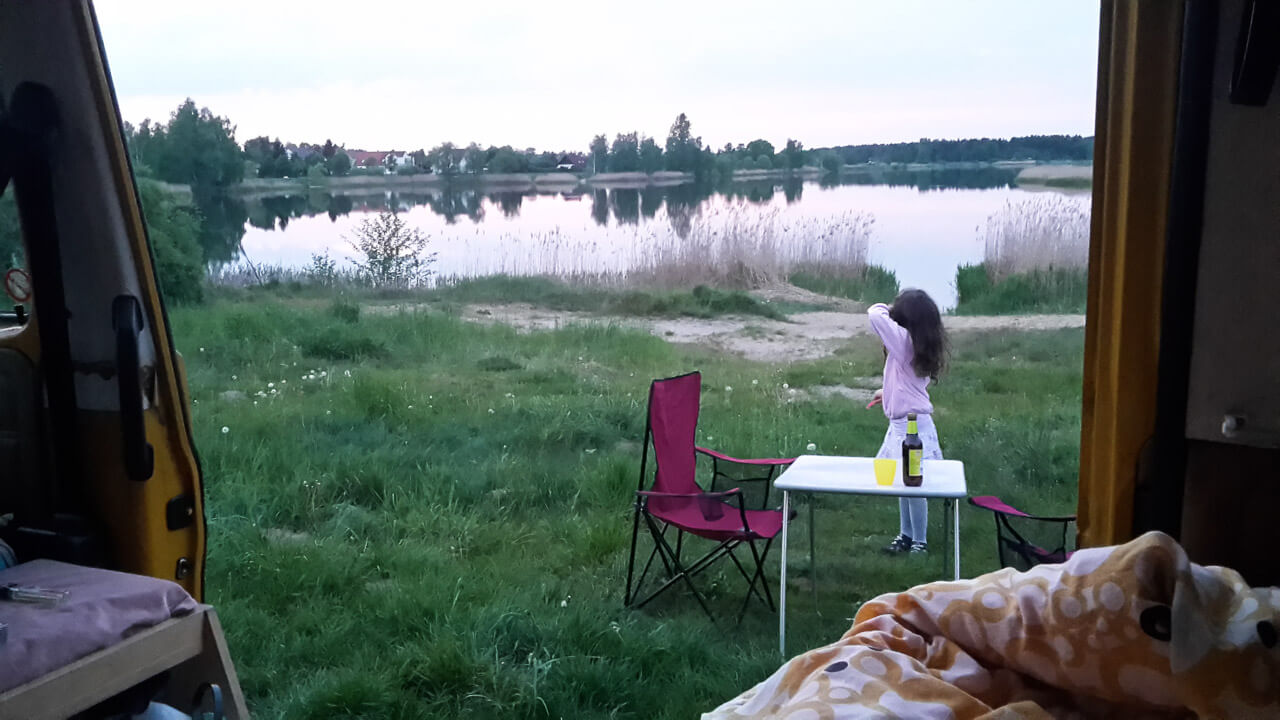 Wildcamping mit Kind: Ängste und Sorgen - und wie du sie in den Griff bekommst 9 Camping am See