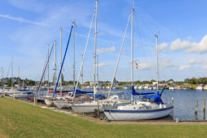 Camping an einer Marina in Dänemark