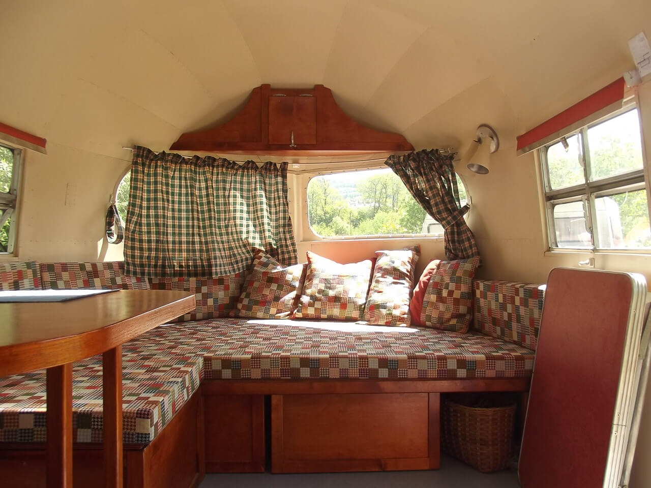 Unglaublich schön und luxuriös: 15 Glamping-Unterkünfte in Deutschland 21 Schlafen im Airstream, www.airstream-hotel.eu3