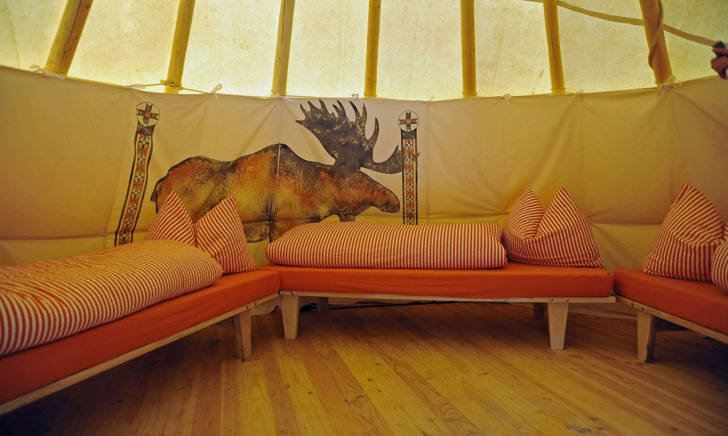 Unglaublich schön und luxuriös: 15 Glamping-Unterkünfte in Deutschland 18 Urlaub im Tipi - www.hofgut-hopfenburg.de1