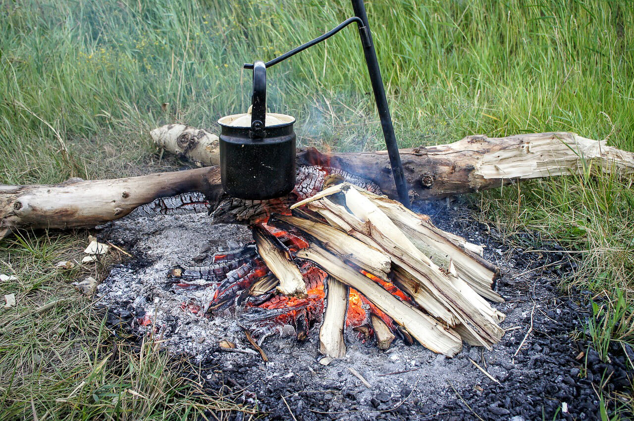 Einfach und genial: So kreierst du gesundes Mittagessen für Kinder im Camper 2 Kochen auf einem Campingtrip mit Kindern