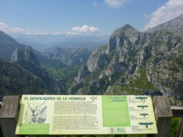 Aussichtspunkt auf La Hermida auf einer Route in Nordspanien