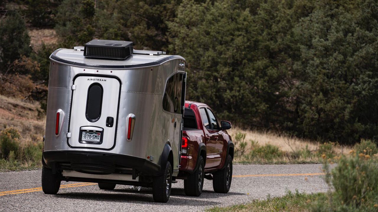 Der Airstream Basecamp X: Mit dem Caravan ins Gelände