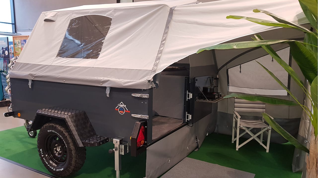 Der ausgestellte Faltcaravan Cultmobil (c)Cultmobil