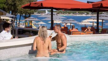 Baden auf dem FKK Camping Valalta