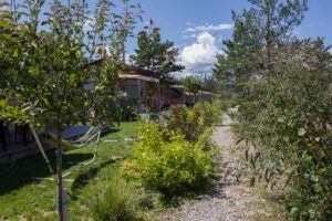 Camping Les Rives du Lac Mobilheime vom Campingplatz im Gruenen