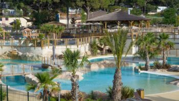 Pool auf dem Les Tournels Fünf Sterne Camping in Europa