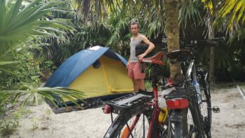 Zelten in Tulum auf einer Radreise durch Zentralamerika