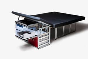 Küche und Bett in einem komakten Modul von COMO