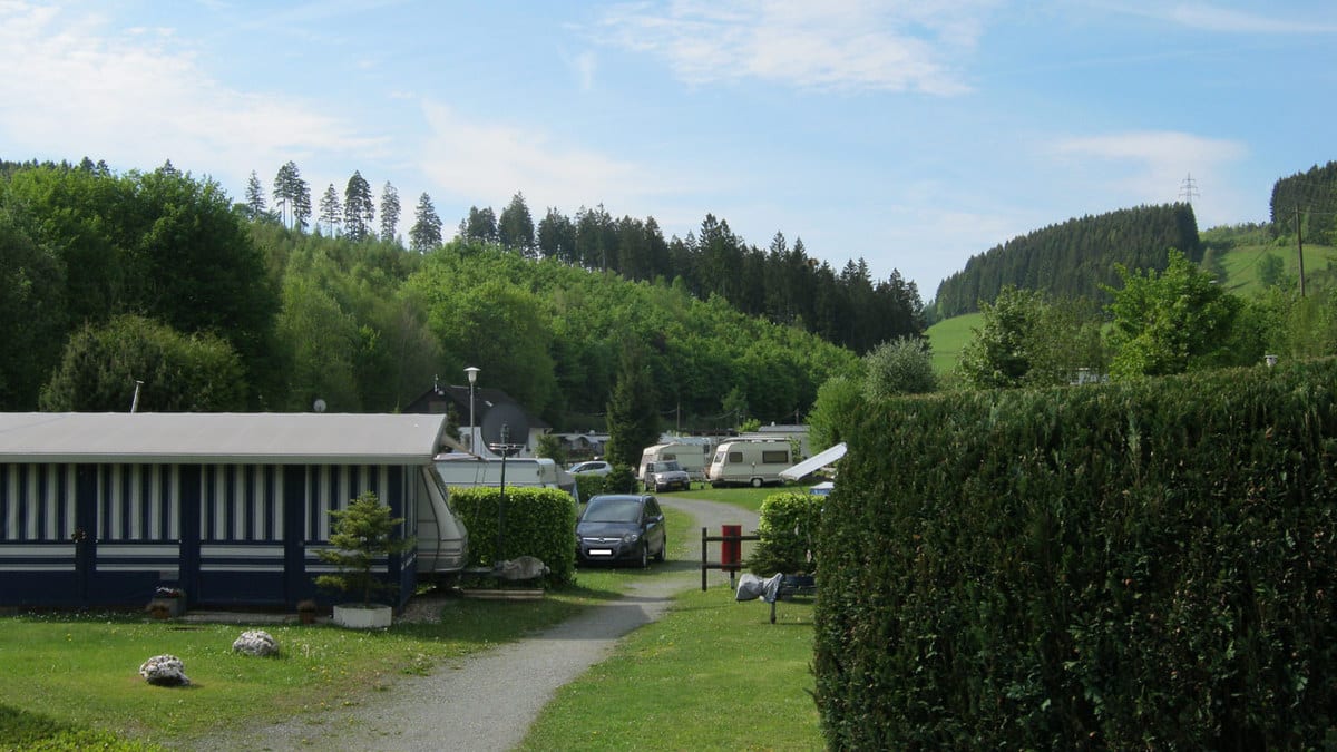 Camping an Freizeitparks: Vergnügen für die ganze Familie 35 Camping am Freizeitpark Fort Fun in Valmetal
