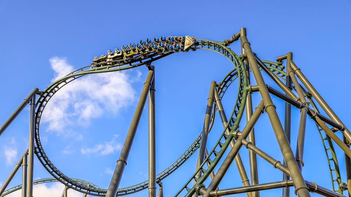 Camping an Freizeitparks: Vergnügen für die ganze Familie 60 Achterbahn im Walibi Freizeitpark in Europa