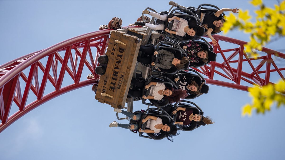 Camping an Freizeitparks: Vergnügen für die ganze Familie 43 Dynamite Achterbahn im Plohn Freizeitpark in Deutschland