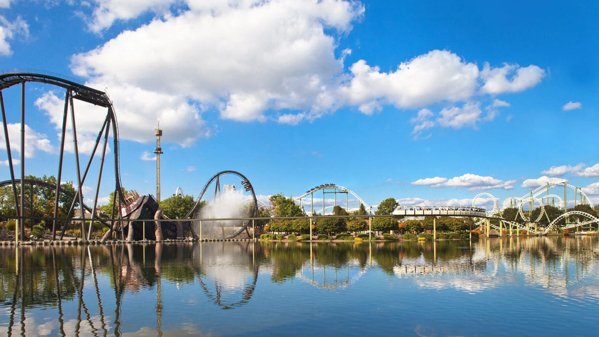 Camping an Freizeitparks: Vergnügen für die ganze Familie 3 Seeblick im Heidepark im Sommer