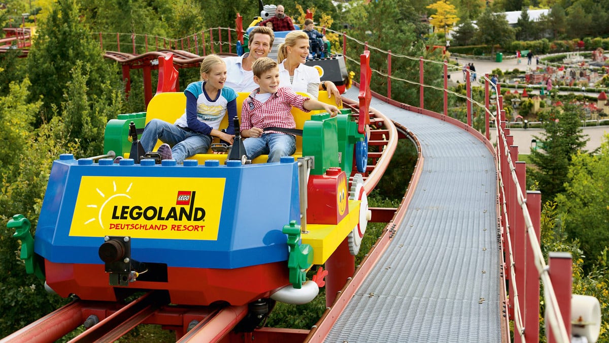 Camping an Freizeitparks: Vergnügen für die ganze Familie 17 Das Tret o mobil im Legoland ein Freizeitpark in Deutschland