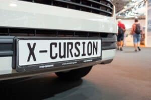 WEINSBERG X-Cursion Van (2023) – innovatives Wohnmobil auf VW T 6.1-Basis mit Schwenkbad 9 Weinsberg X-Cursion Van Kennzeichen