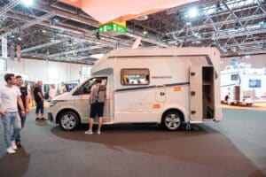 WEINSBERG X-Cursion Van (2023) – innovatives Wohnmobil auf VW T 6.1-Basis mit Schwenkbad 24 Weinsberg X-Cursion Van 500 LT Seite