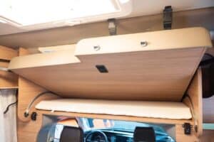 WEINSBERG X-Cursion Van (2023) – innovatives Wohnmobil auf VW T 6.1-Basis mit Schwenkbad 23 Weinsberg X-Cursion Van Zusatzbett