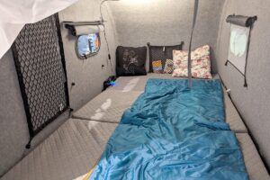 KLEOX Shelter (2023) - der perfekte Wohnwagen für Minimalisten 4 KLEOX shelter Innenansicht