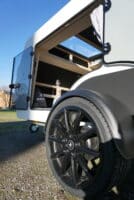 Dieser nachhaltige Mini-Wohnwagen von Kuckoo hat ein Leergewicht von unter 400 kg 4 Kuckoo Camper Emma Reifen