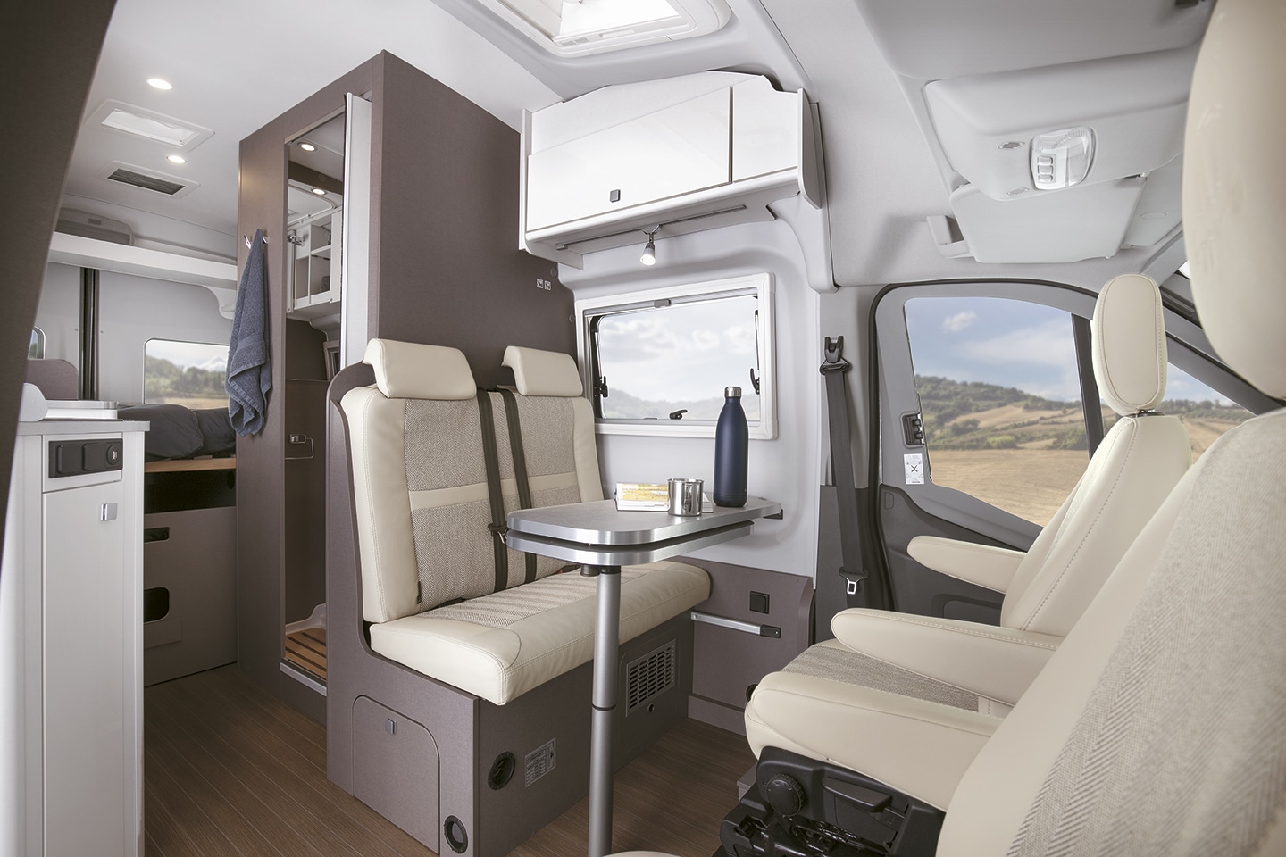 Der ultimative Begleiter für dein Camping-Abenteuer: Entdecke den neuen Etrusco Campervan mit Allradantrieb 3 Etrusco CV 600 DF 4x4 Interieur