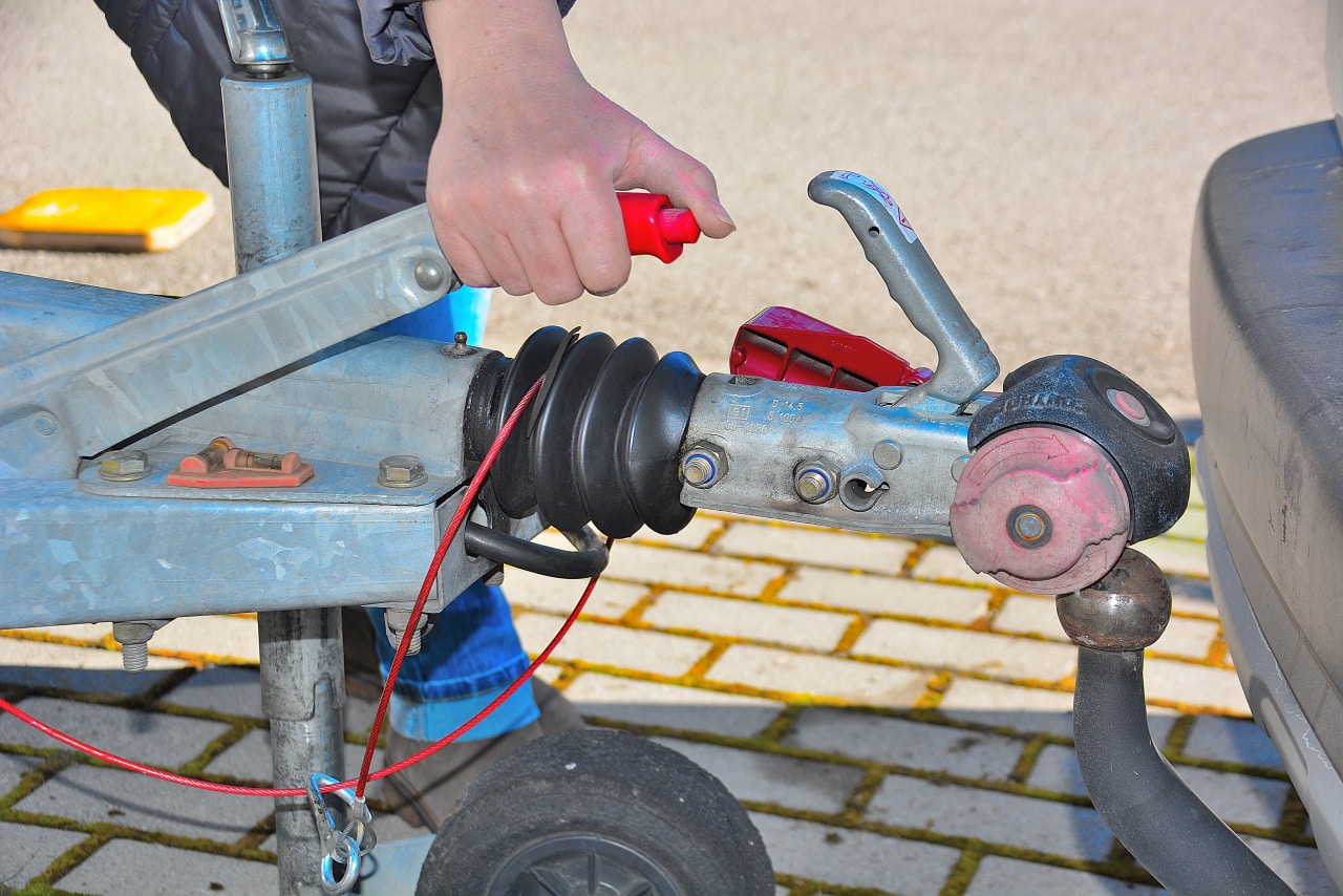 Wohnwagen ankuppeln: Mit dieser Schritt-für-Schritt-Anleitung geht es ganz einfach