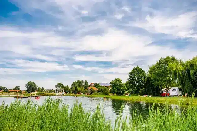 Last-Minute Camping an Pfingsten: Auf diesen Plätzen gibt es noch freie Stellplätze 3 Vital Camping Bayern camping.info