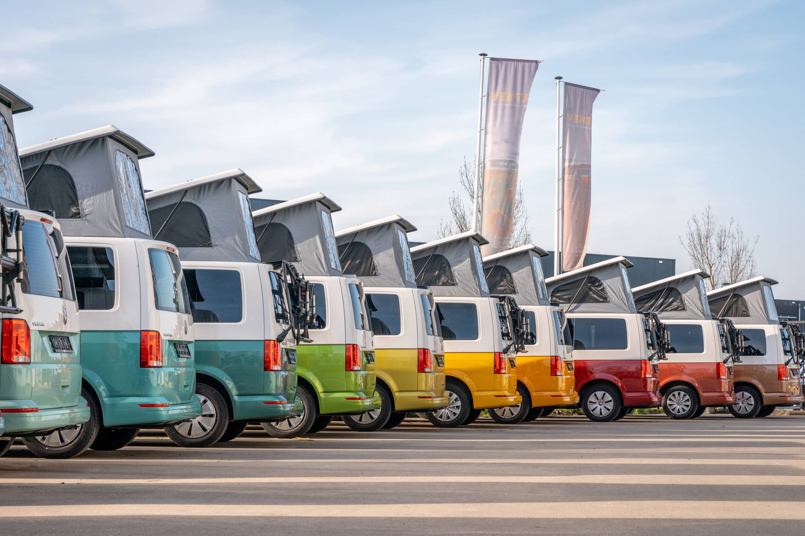 Ventje Campervan: Der vielseitige Camper aus den Niederlanden erobert den deutschen Markt 2 Bunte Ventjes scaled
