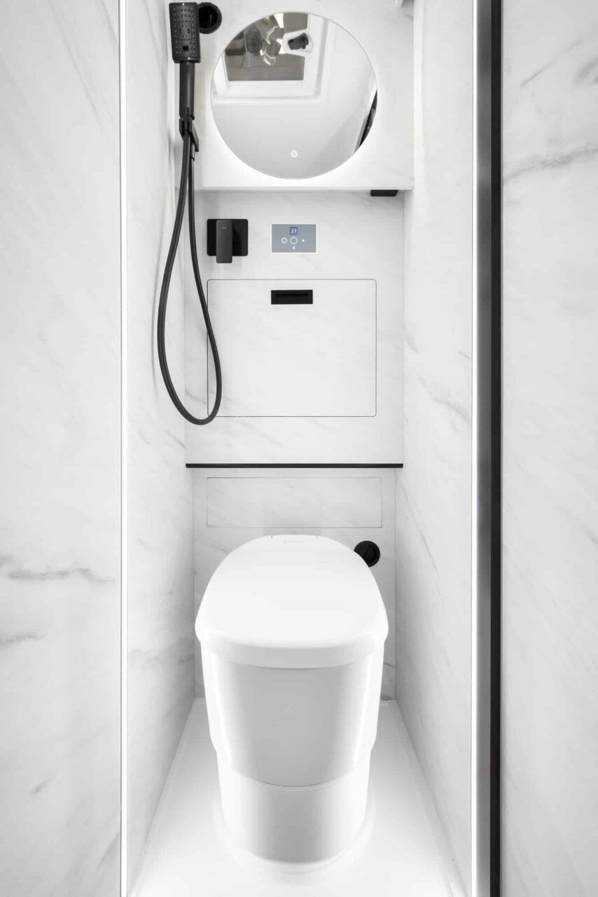 Globe Traveller Falcon bad dusche