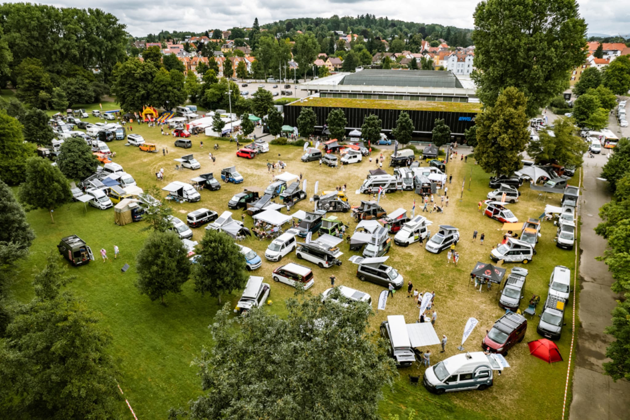 BUS Festival Göppingen: Unterhaltung mit Live-Musik, Flohmarkt für Camper und zahlreichen Ausstellern 20 BUS Festival Göppingen: Unterhaltung mit Live-Musik, Flohmarkt für Camper und zahlreichen Ausstellern