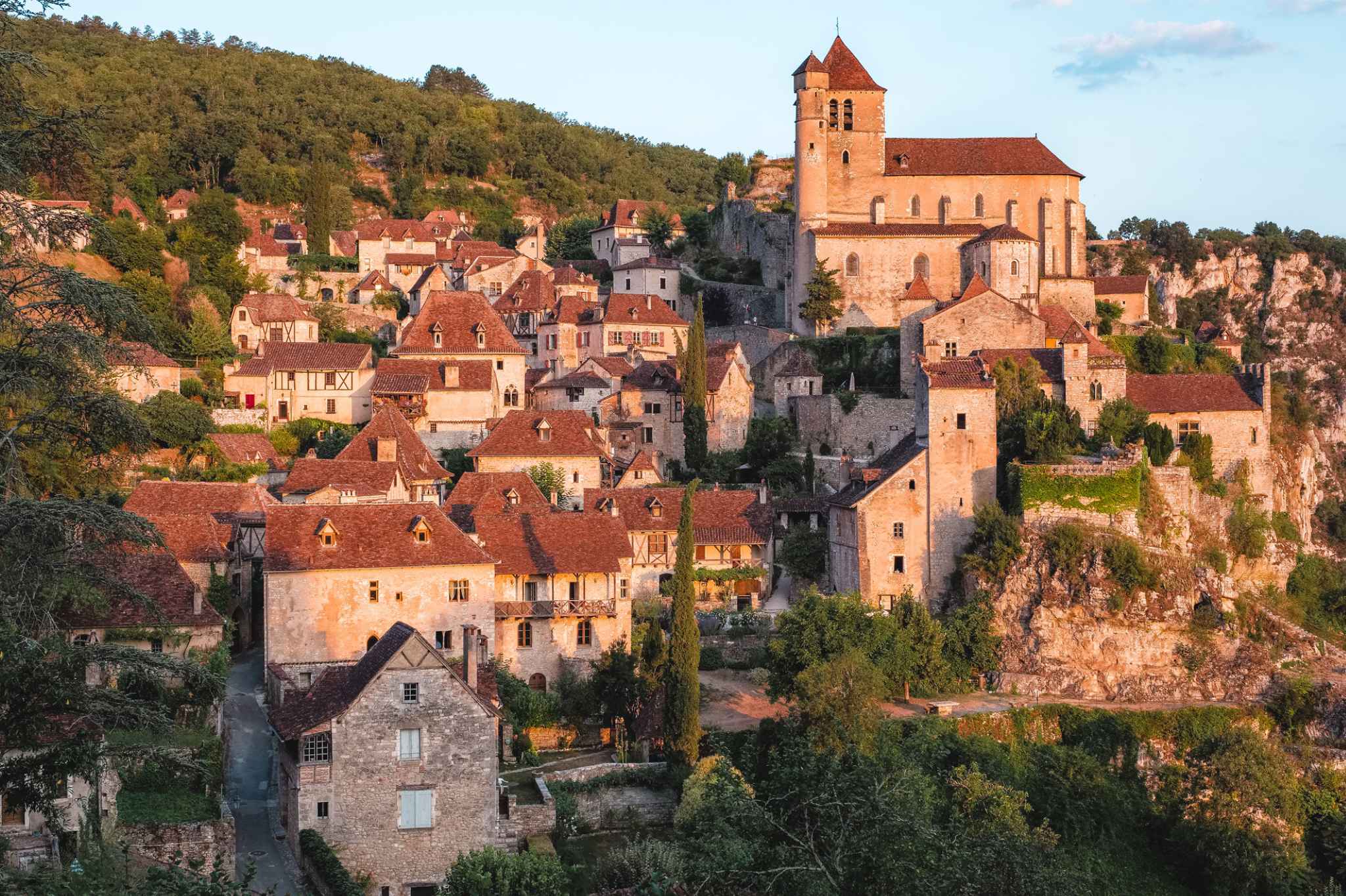 Saint-Cirq-Lapopie während der Abenddämmerung © Teddy Verneuil / Lot Tourisme