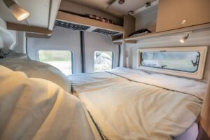 Carado Camper Van CV590 4x4 Bett