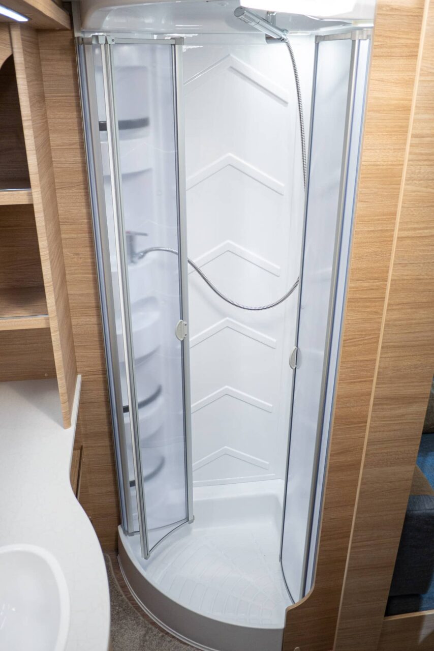 Fendt Bianco Activ 515 SGD Caravan Salon 2023 Dusche