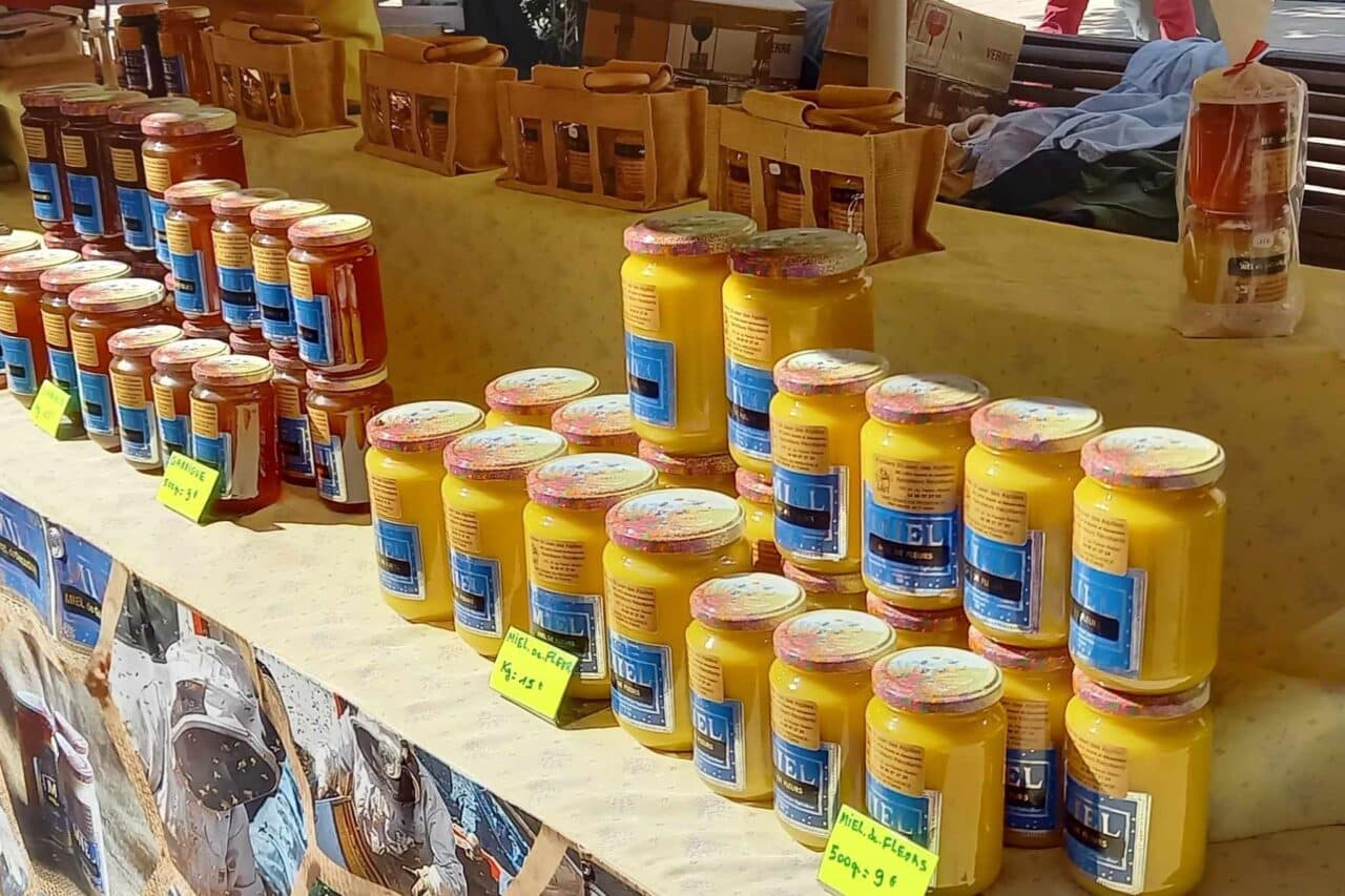 Honig aus der Provence, nicht selten ist Lavendelhonig im Angebot.