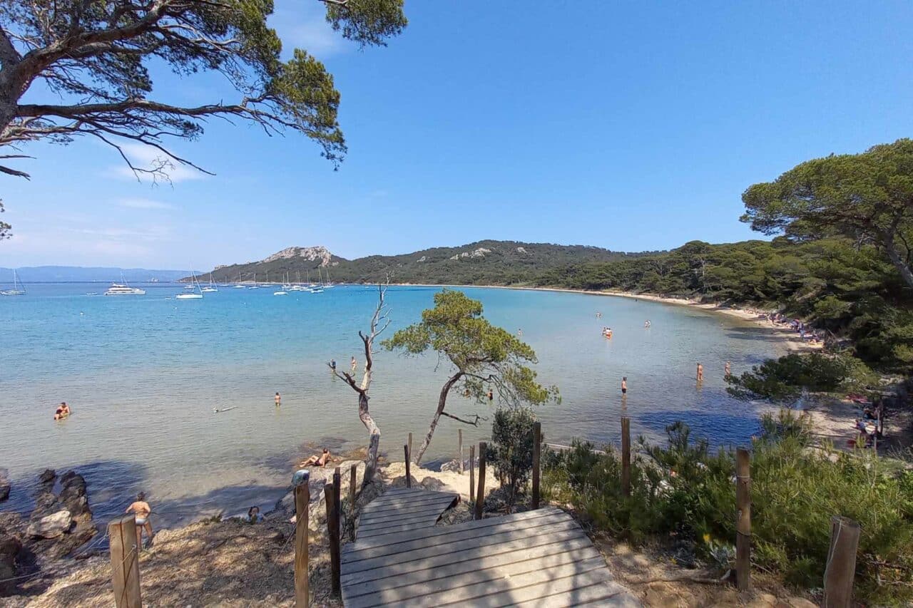 Blick auf den Plage Notre-Dame auf der Insel Porquerolles.