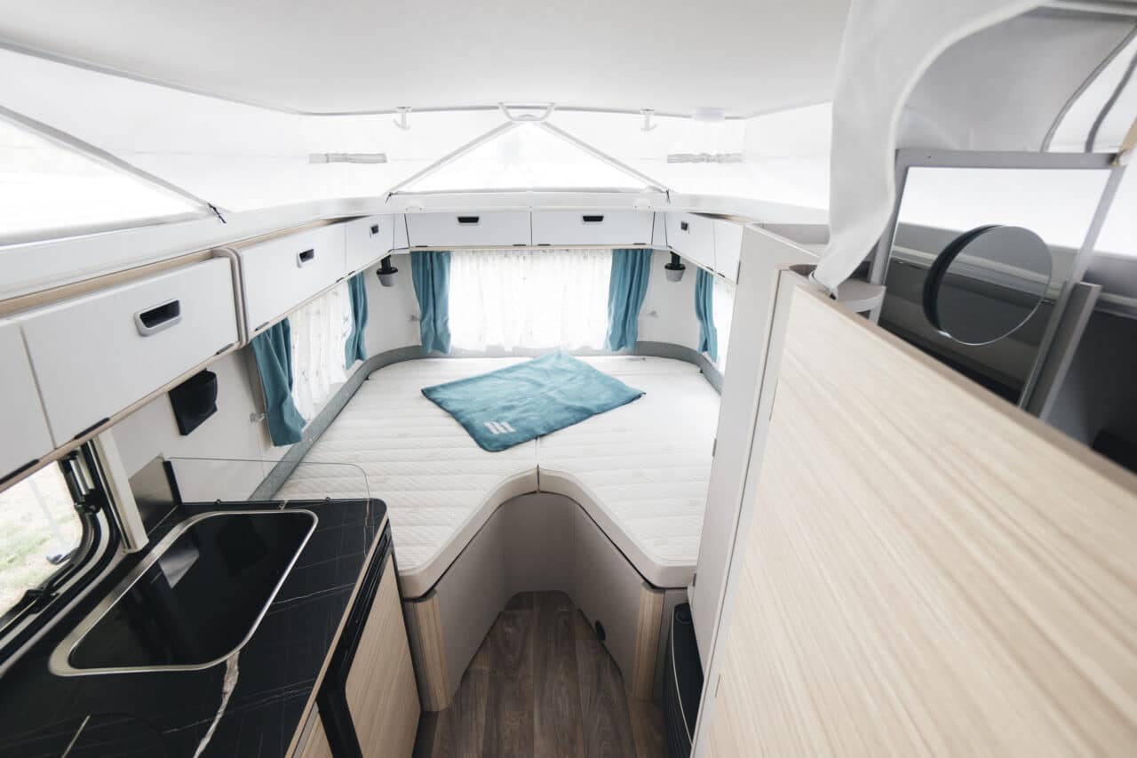 eriba neuer touring interieur bett kueche