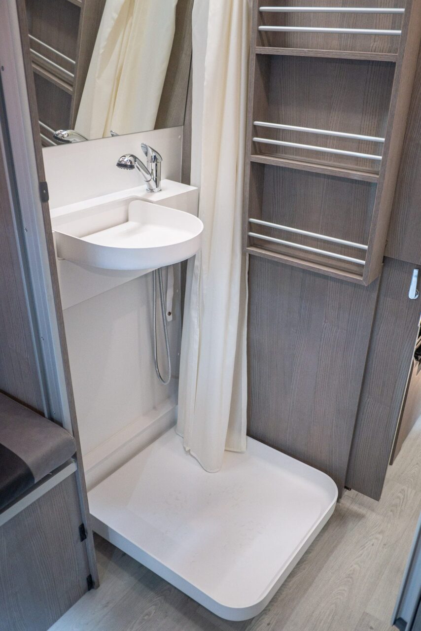 furgok xpace 600 dusche ausgeklappt