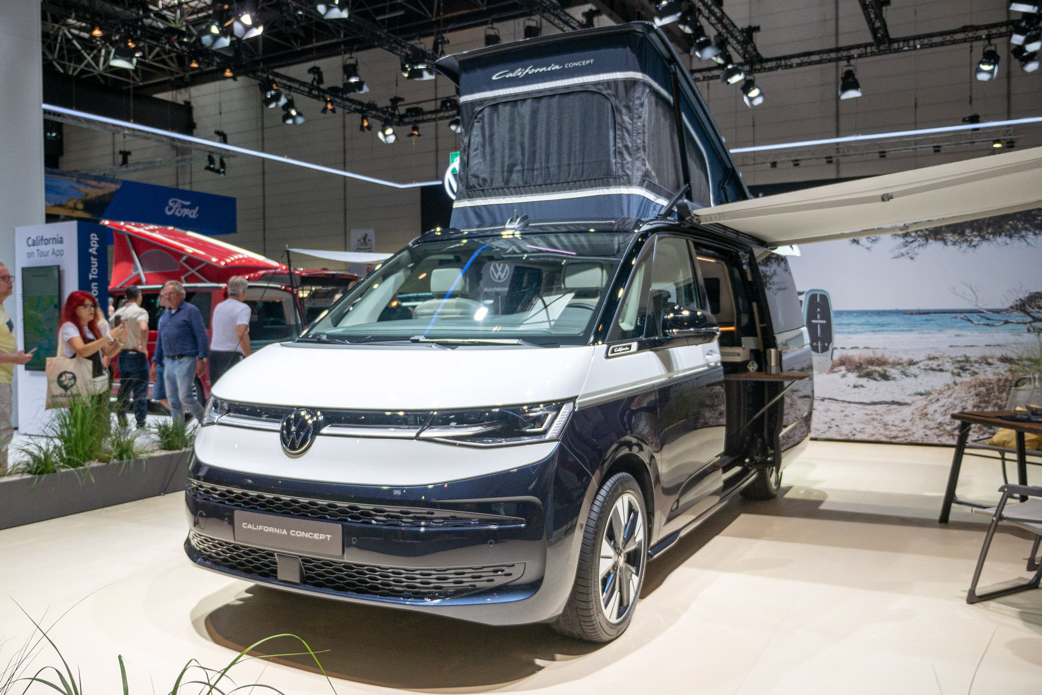 VW Multivan California CONCEPT: geräumig und gleichzeitig kompakt – mit 360°-Tour!