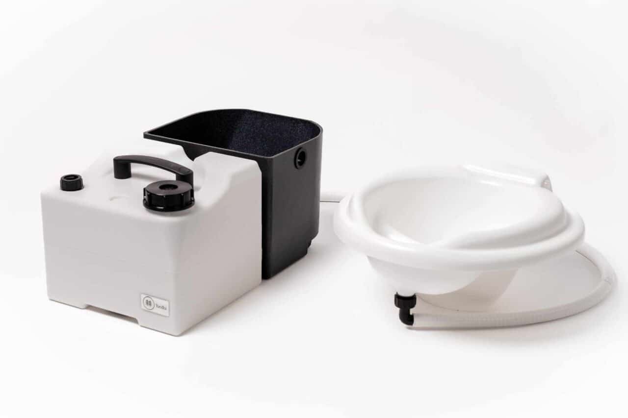 Mehr Autarkie für Camper: Thetford Toilette umbauen zur Trenntoilette 5 Thetford Toilette umbauen zur Trenntoilette - Mit dem ToniToi-Umrüstkit lässt sich die Chemietoilette schnell und einfach in eine Trenntoilette umwandeln. © ToniToi