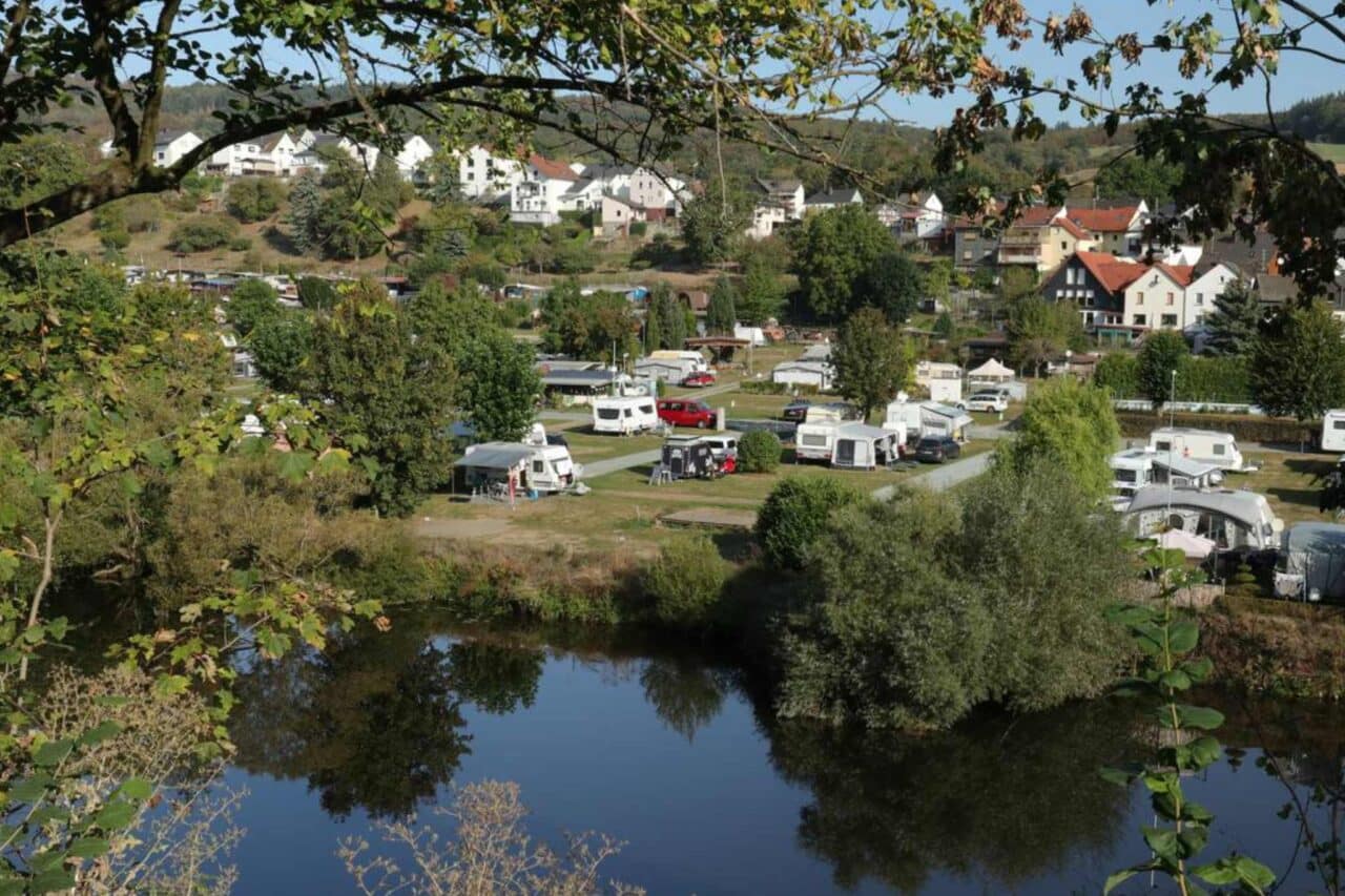 Camping in der Nähe spektakulärer Höhlen in Deutschland - Kristallhöle