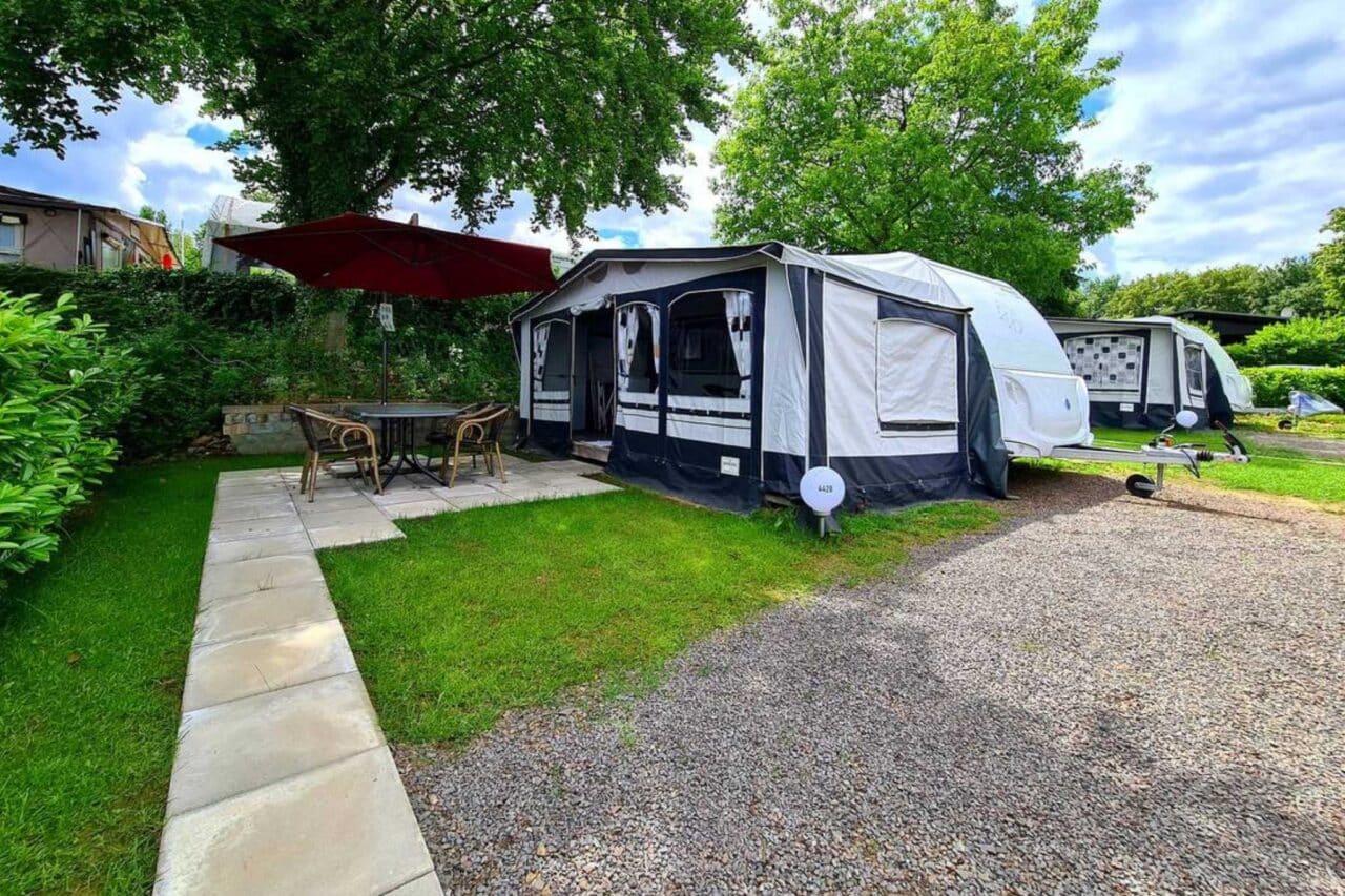 Wohnwagen auf Campingplatz mieten