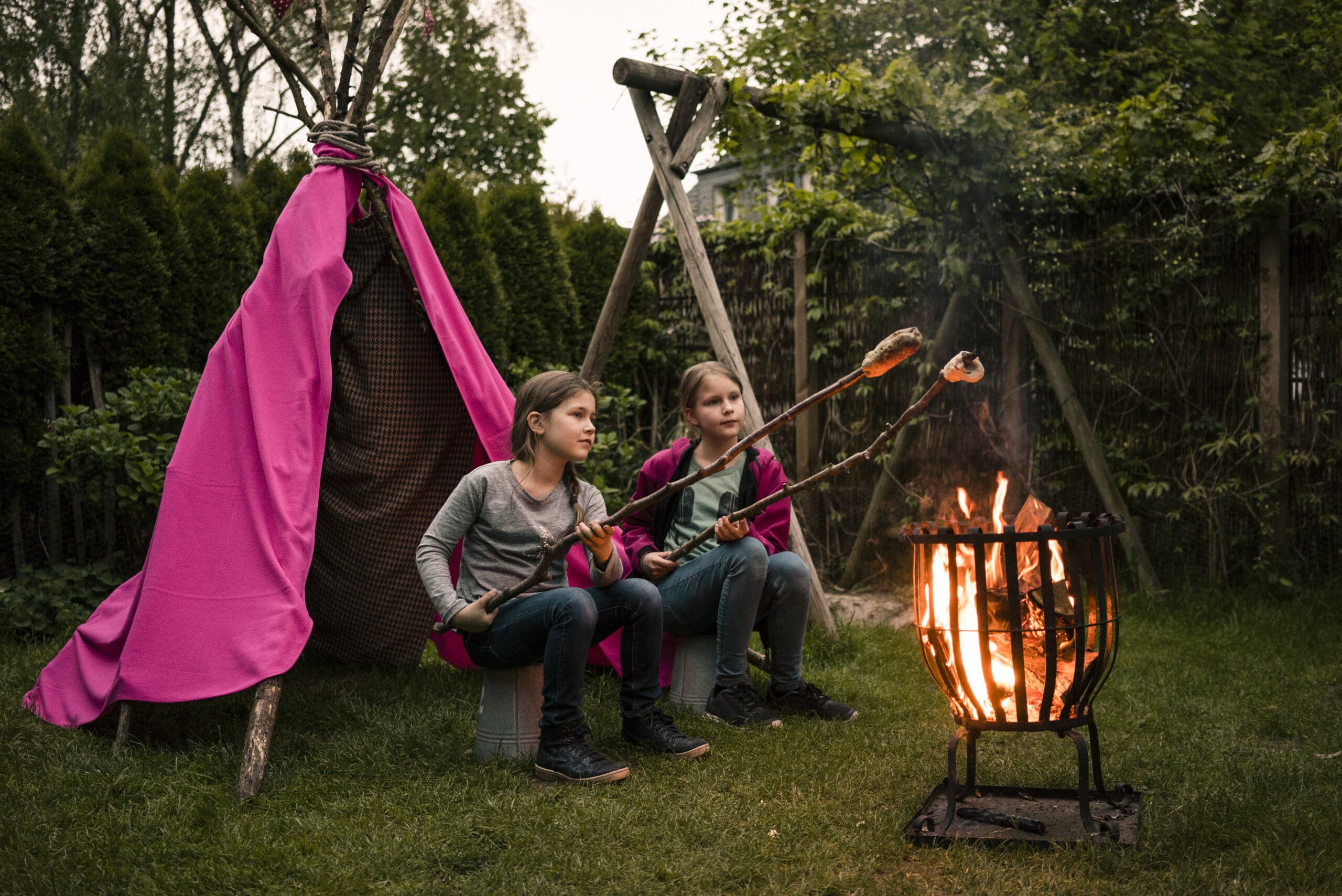 Stockbrot in Minuten: Der Camping-Trick mit Pizzateig