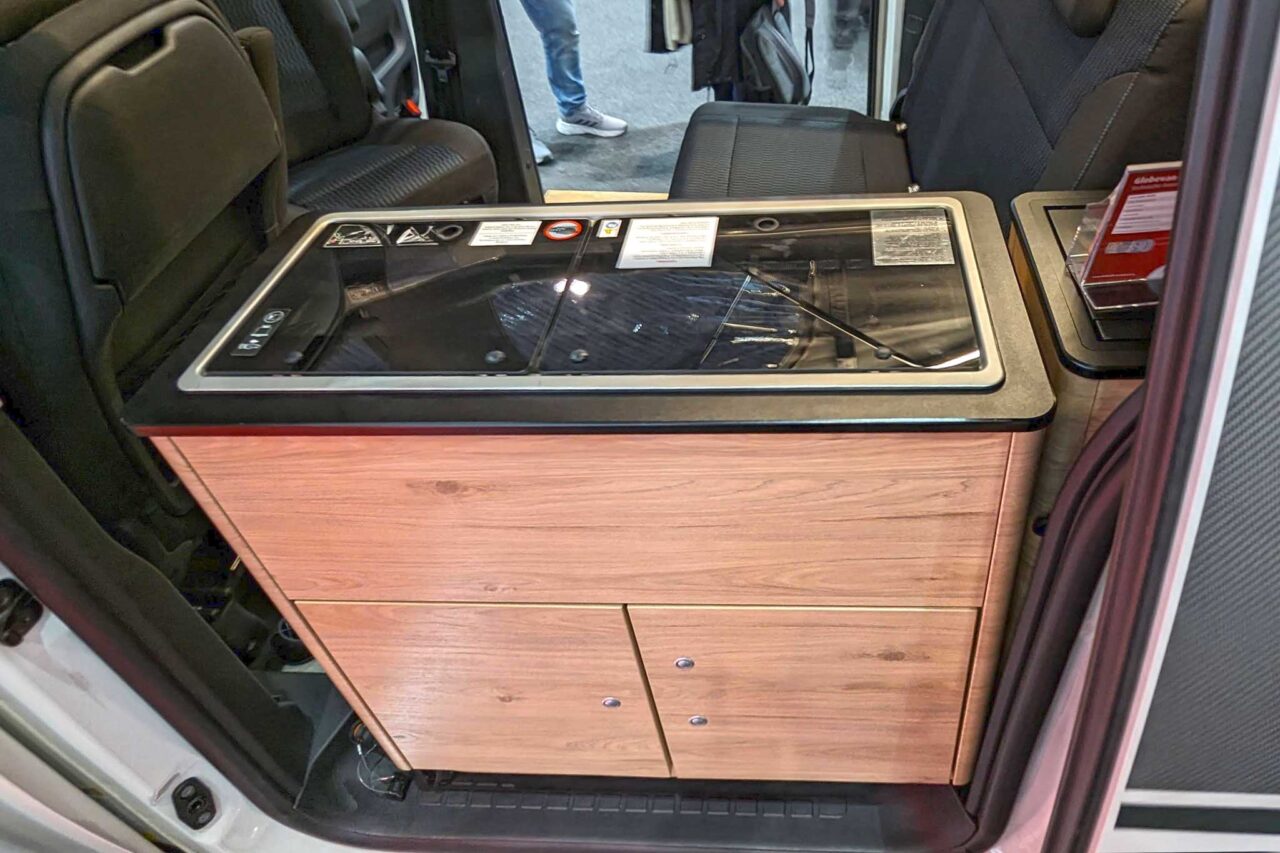 Dethleffs Globevan kuechenblock 0235