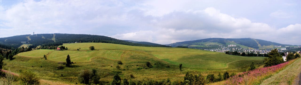 Zwischen Keilberg und Fichtelberg - weiter Landschaften laden zum Wandern im Erzgebirge ein